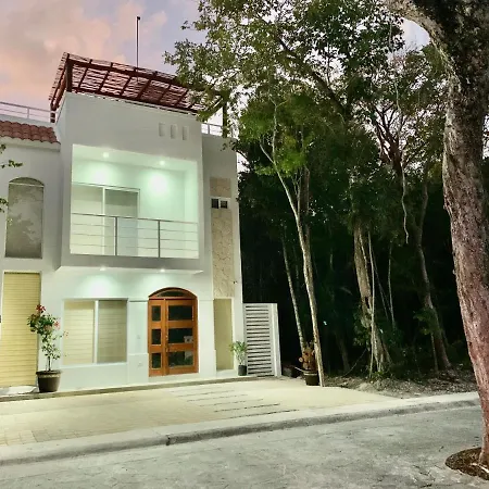 Casa Acalan Vila